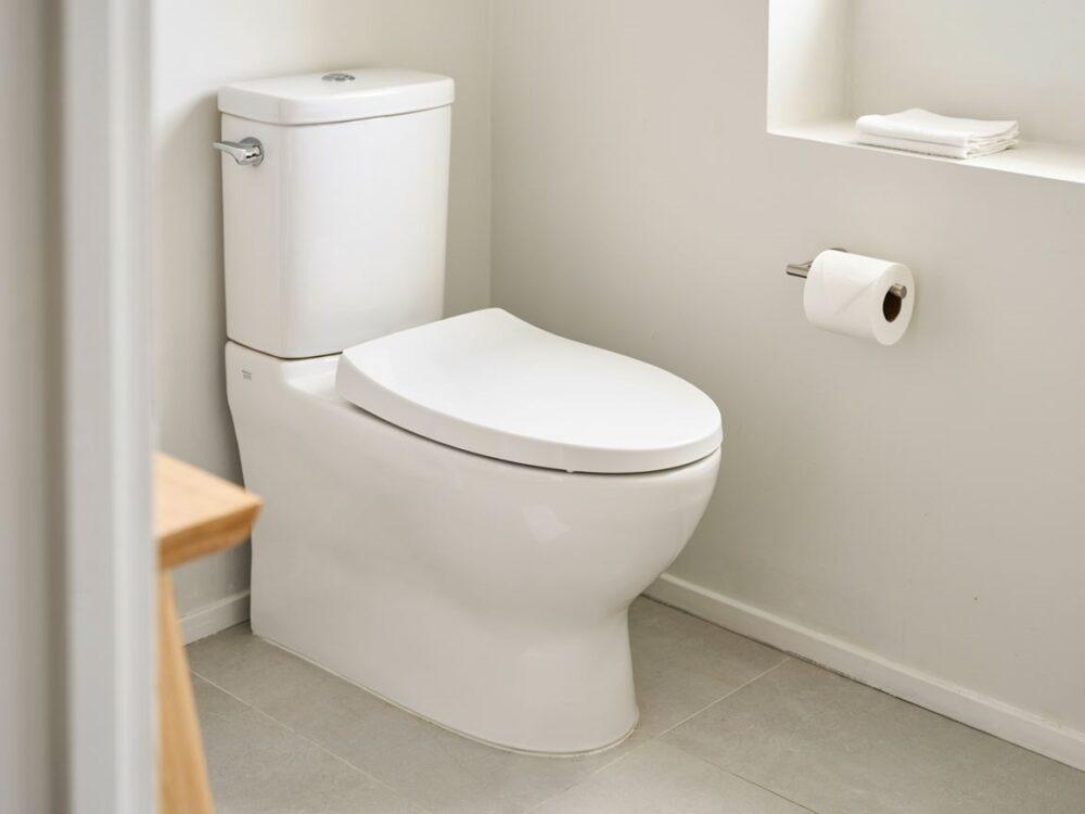 miarka przy misce WC