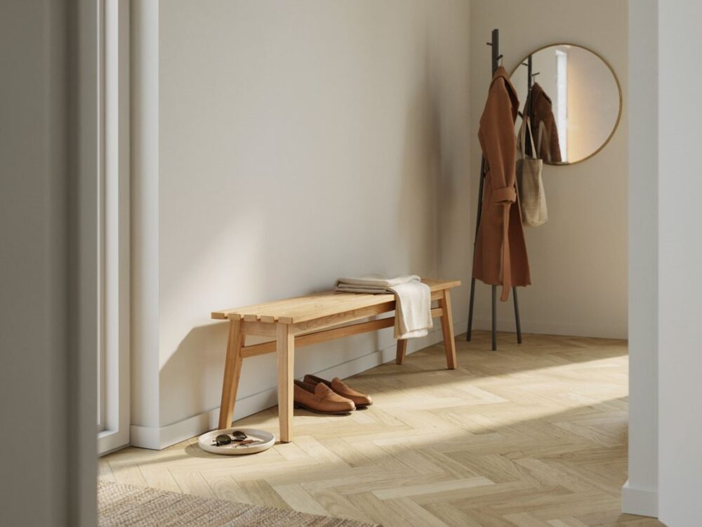 nowoczesny taboret w wąskim korytarzu