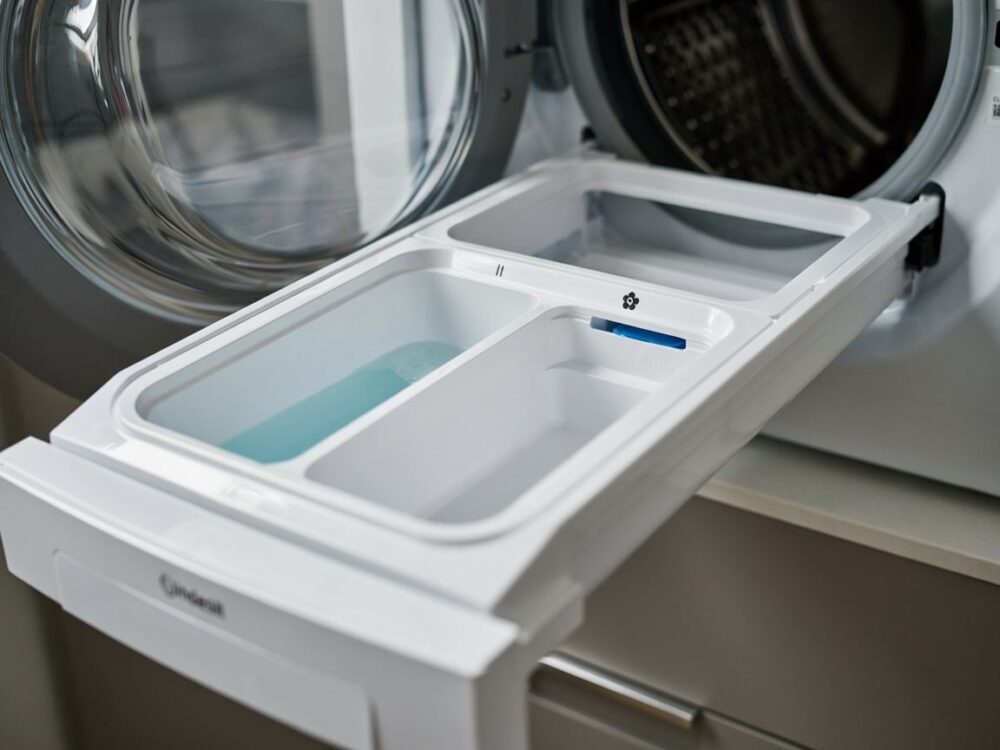 zbiornik detergentu w pralce indesit